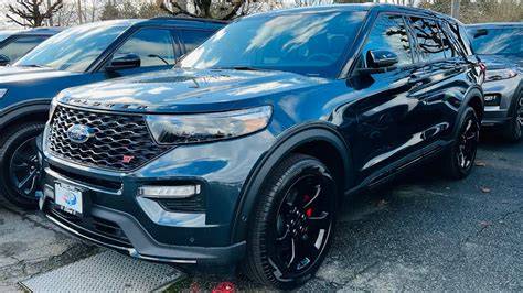 Dynamic blue Ford Explorer ST showcasing its sporty design and performance capabilities