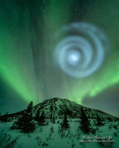 blue light phenomenon in night sky