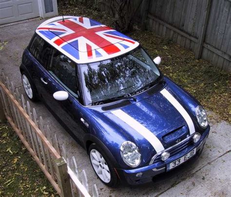 blue mini cooper with union jack roof