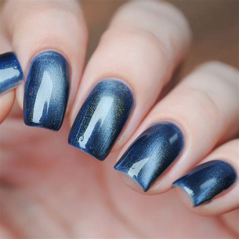 Blue Nails Cat Eye