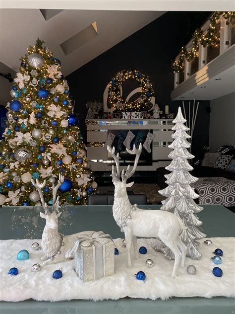 Beautiful Blue and White Christmas Home Decorating Ideas (Plus 18 Other