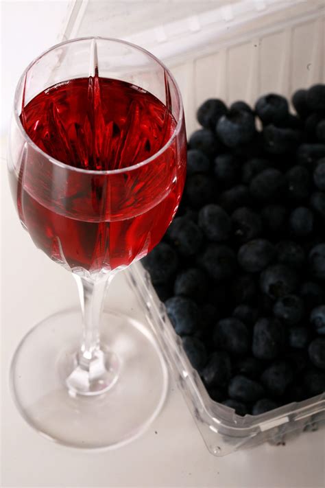 Delicious Homemade Blackberry Wine in 4 Easy Steps