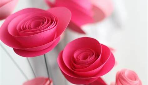 Rose aus Papier selber machen - Anleitung | Rosen aus papier, Selber