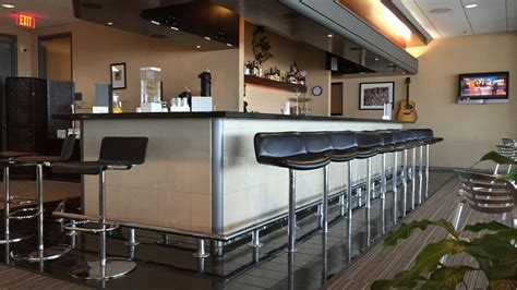 bna airport lounges amex