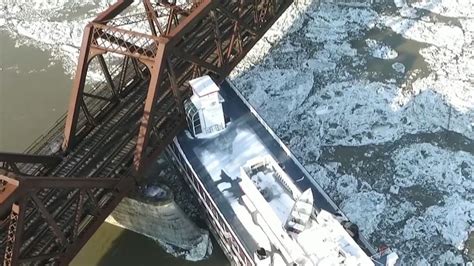 boat hit bridge in usa