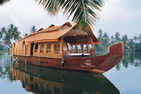 boat house stay in kerala