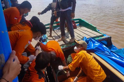 boat sinks in west indonesia
