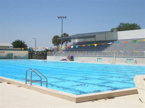 bobby hicks swimming pool