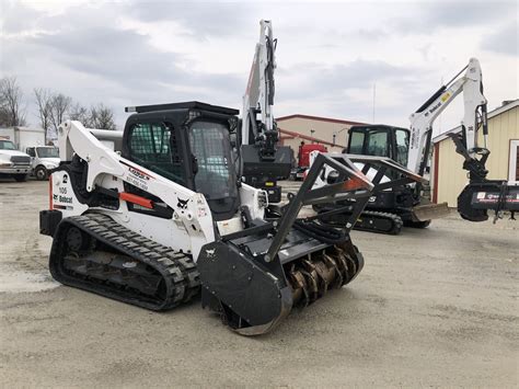 bobcat t770 bucket capacity