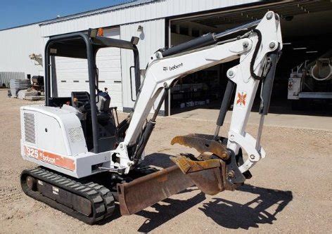 BOBCAT 325 HYD EXCAVATOR J.M. Wood Auction Company, Inc.