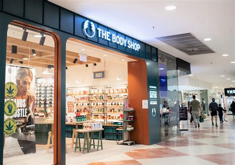 body shop store locations