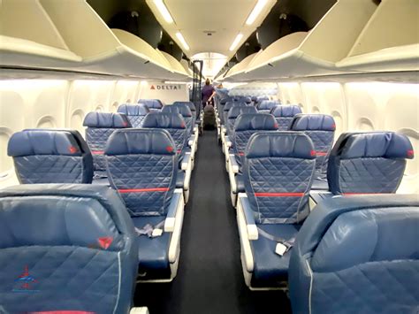 boeing 737 900 first class seating