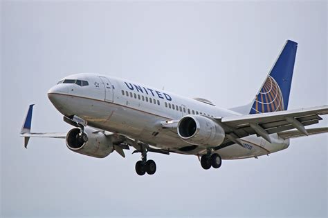 boeing 737-700 united
