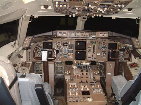 boeing 757 600 cockpit