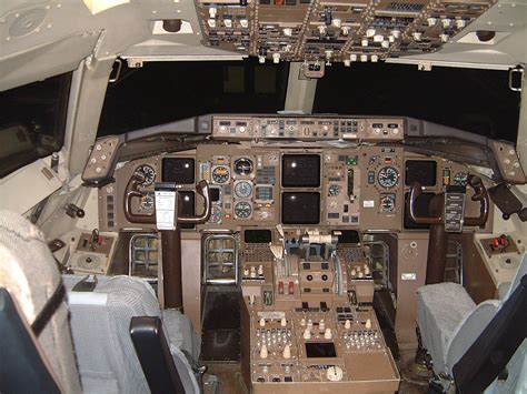 boeing 757 62 place cockpit