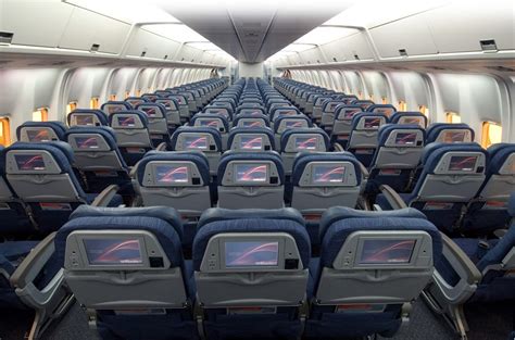 boeing 767-300 economy seating