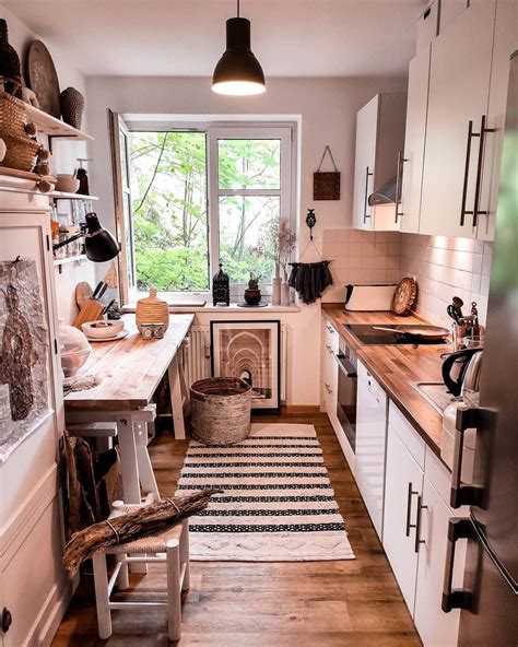 35 Beautiful Bohemian Style Kitchen Decoration Ideas HMDCRTN Interior design kitchen