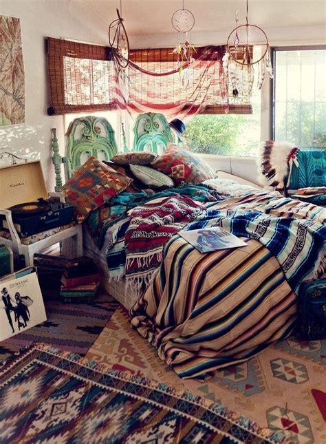 boho bedroom clutter-free