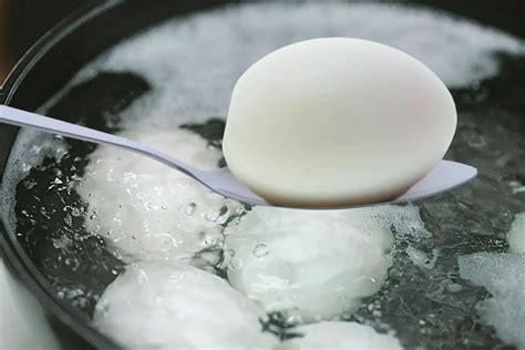 boiling duck eggs