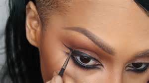 Bold Winged Liner