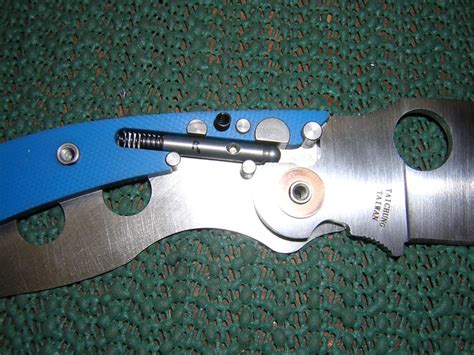 Bolt Lock Knife