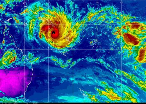 bom cyclone tracker forecast