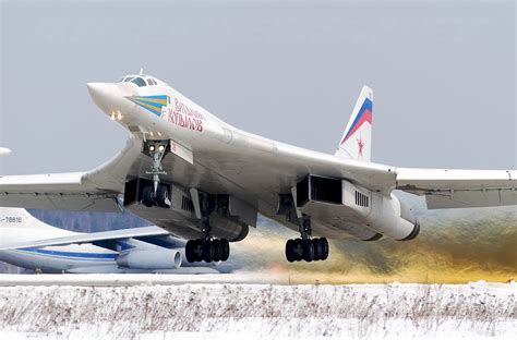 bombardier russe tu-160