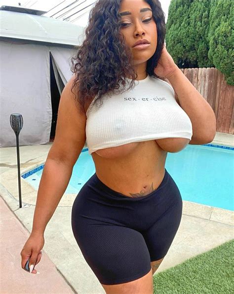 bombshells booty big