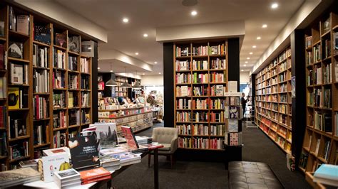 book shops melbourne cbd