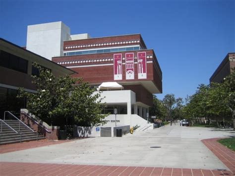 book stores near usc