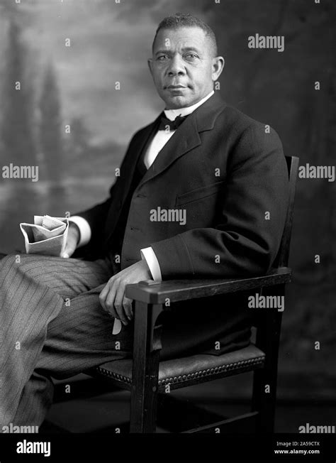 booker t washington founder of tuskegee