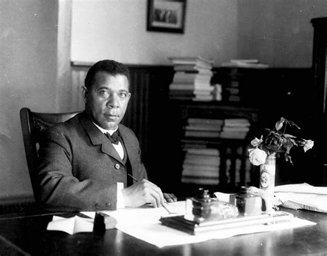 booker who started the tuskegee institute