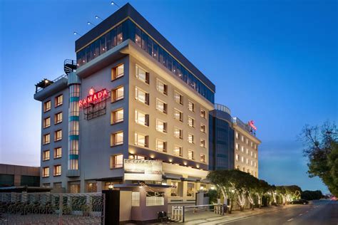 booking hotel in karachi