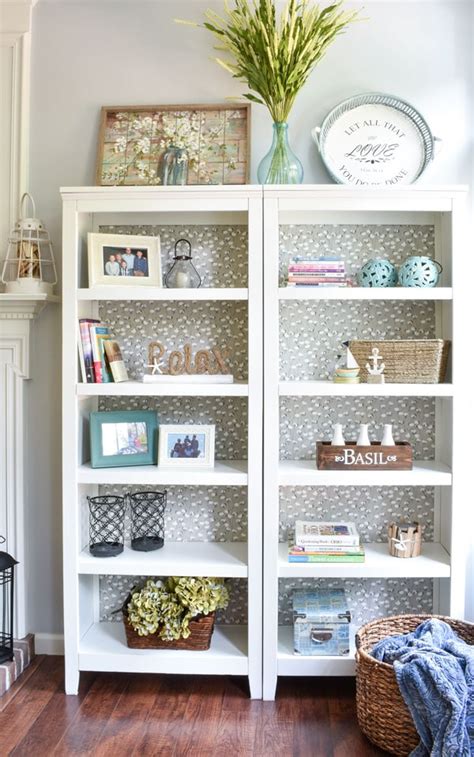 Bookshelf Makeover