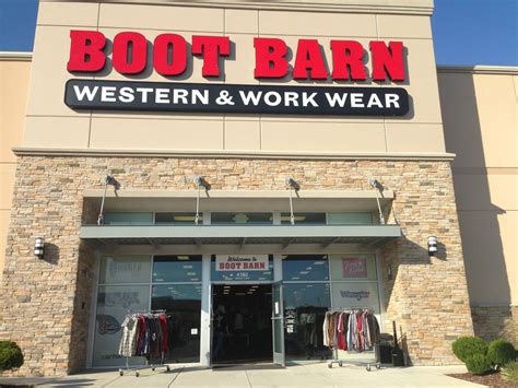Tickets on Sale For Eric Paslay at Boot Barn [PHOTOS]