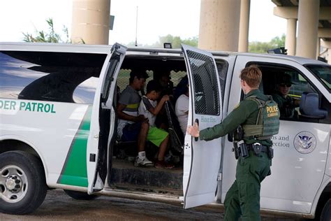 border patrol eagle pass number