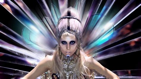 born this way lady gaga song meaning