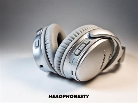 Bose On Ear Wired With Mic Headphones/Earphones Buy Bose On Ear Wired