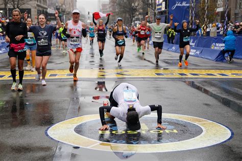 boston marathon live finish line camera