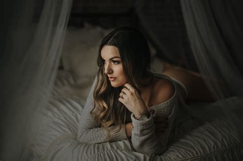 Boudoir Photography Near Me Prices: What To Expect In 2023