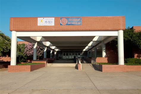 bowie high school campus