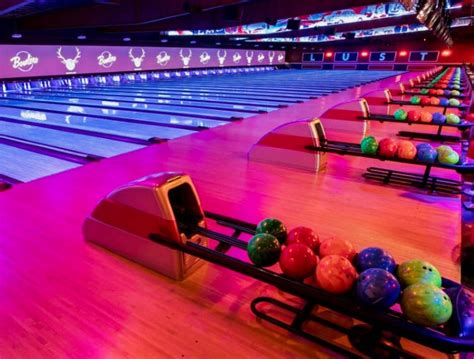 Bowling At Pinstripes