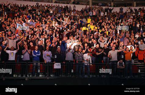 boxing fans cheering