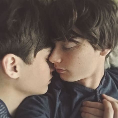 boy kiss boy in tiktok