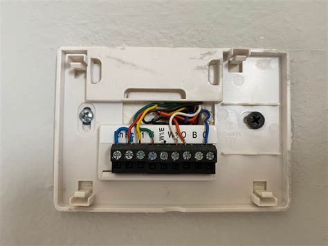 I am disconnecting an old Braeburn thermostat to install a new Lux