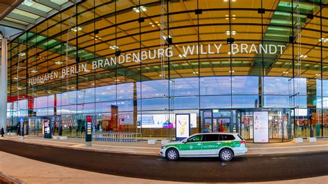 brandenburg airport berlin arrivals