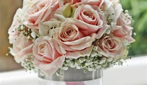 Brautstrauss Mit Schleierkraut Und Rosa Rosen Bridal Bouquet With Gypsophila And Pink Roses Von Wildwedding Info Bridal Bouquet Wedding Bouquets Wedding