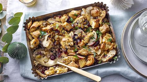 Classic Bread Stuffing Recipe • Veggie Society