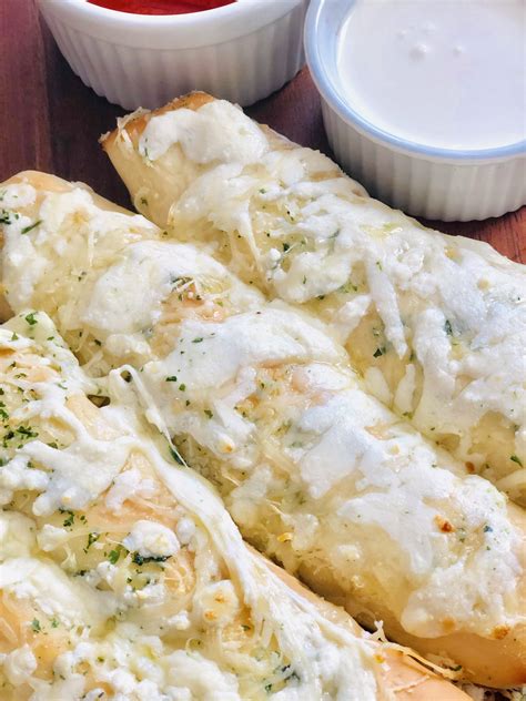 Breadsticks And Alfredo