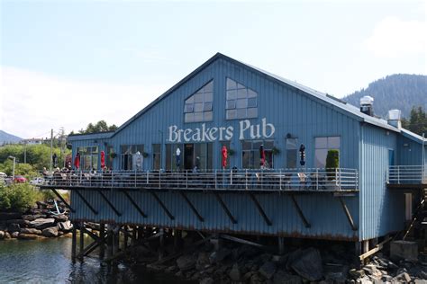breakers pub point roberts